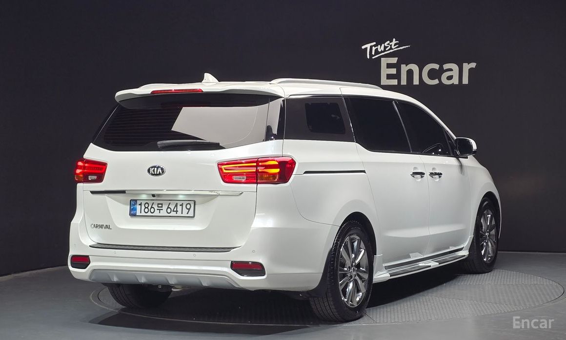  Kia Canival