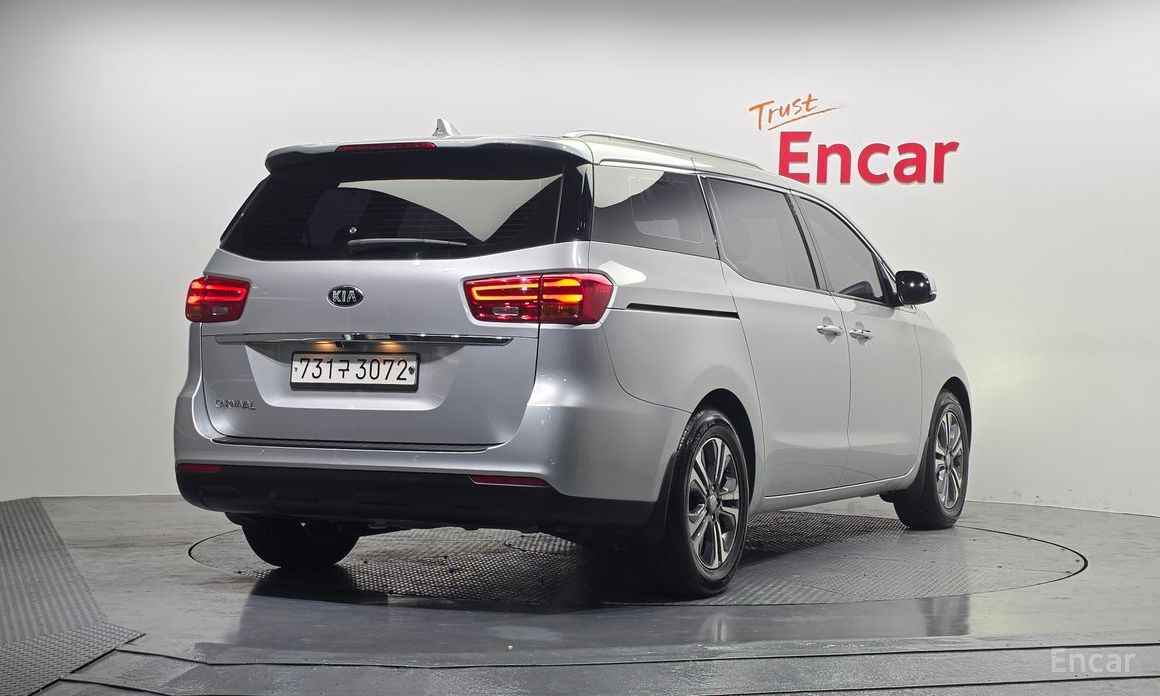  Kia Canival