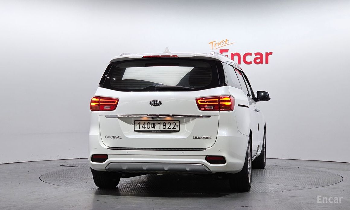  Kia Canival