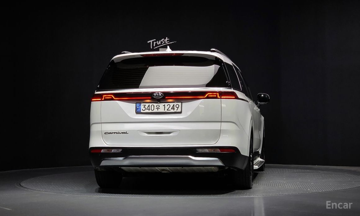  Kia Canival