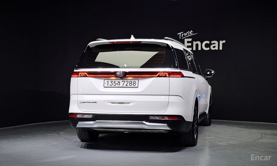  Kia Canival