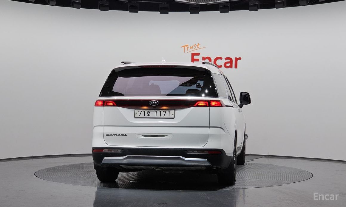  Kia Canival