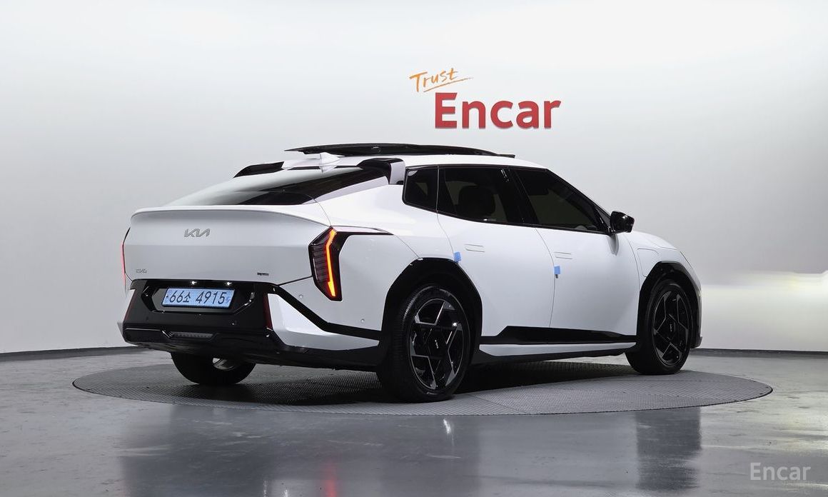  Kia EV4