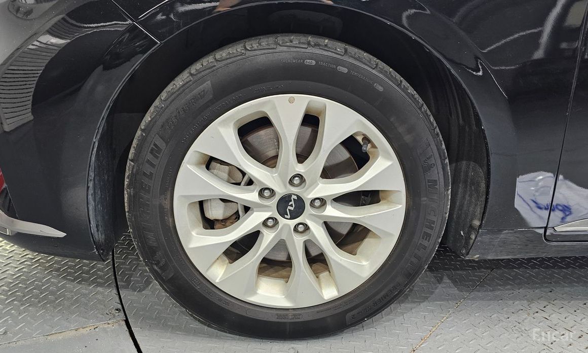  Kia K8