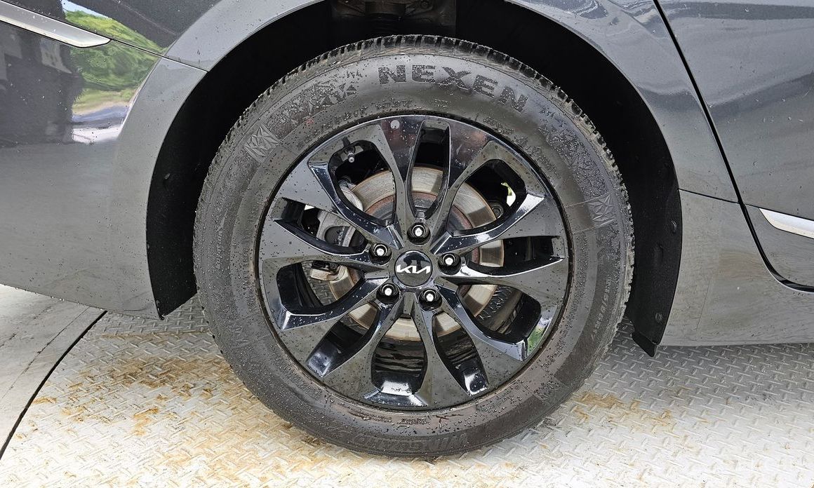  Kia K8
