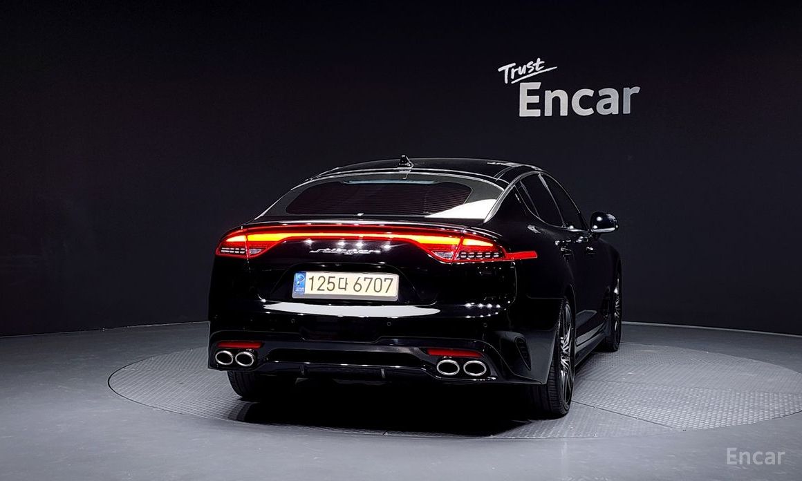  Kia Stinger