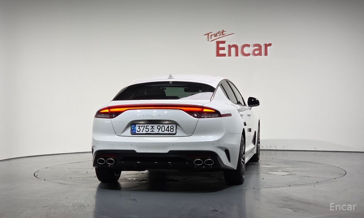  Kia Stinger