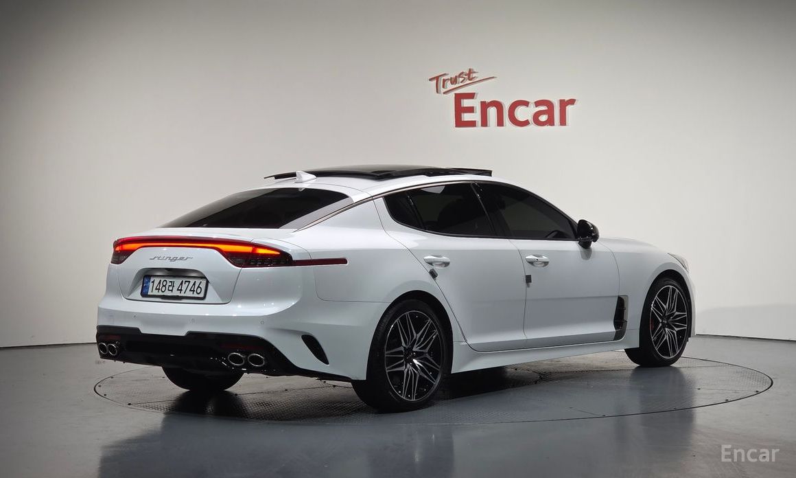  Kia Stinger