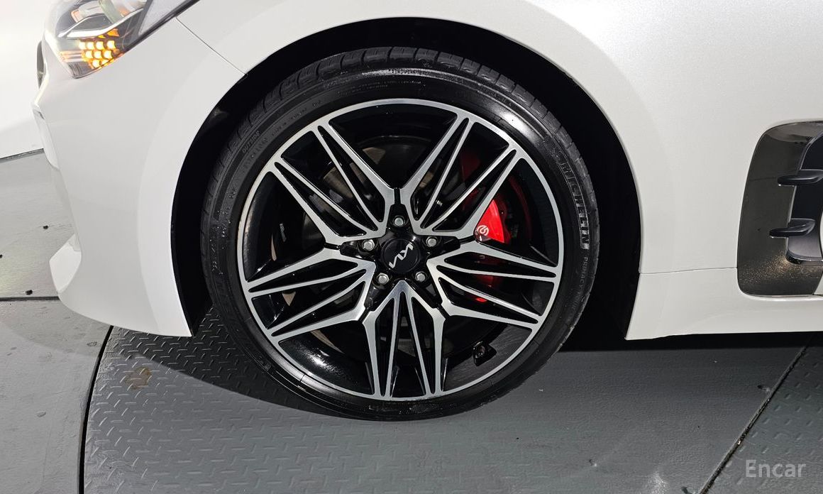  Kia Stinger