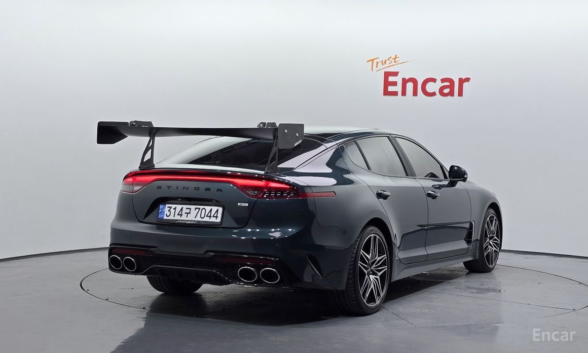  Kia Stinger