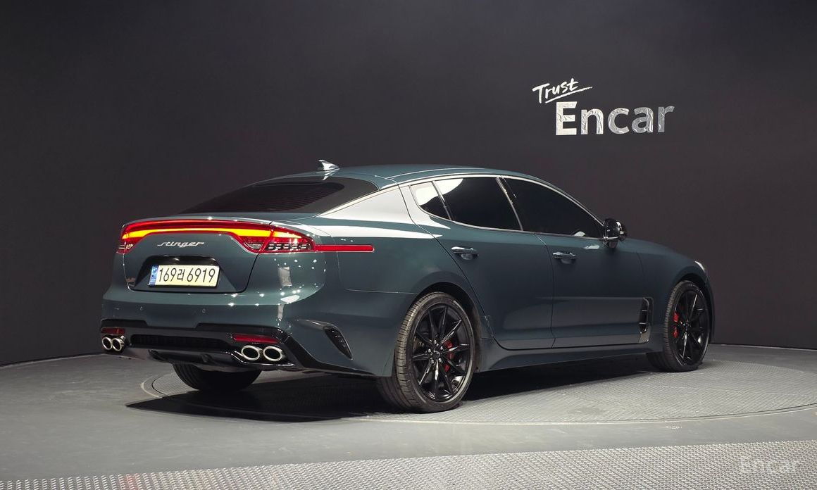  Kia Stinger