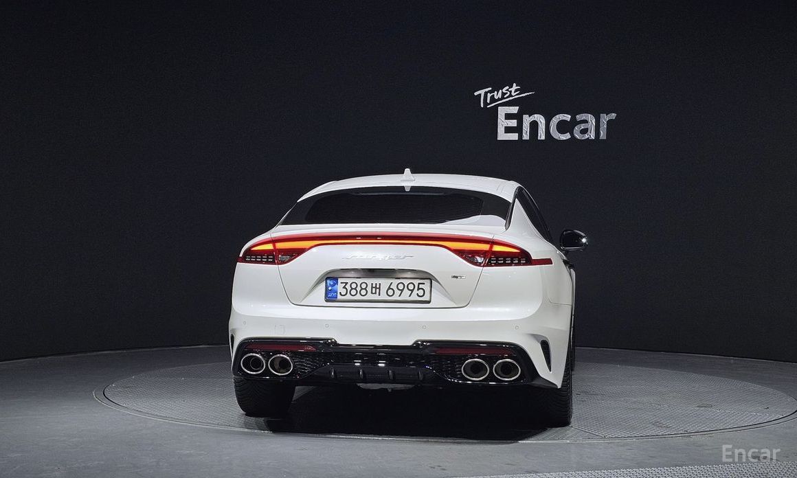  Kia Stinger