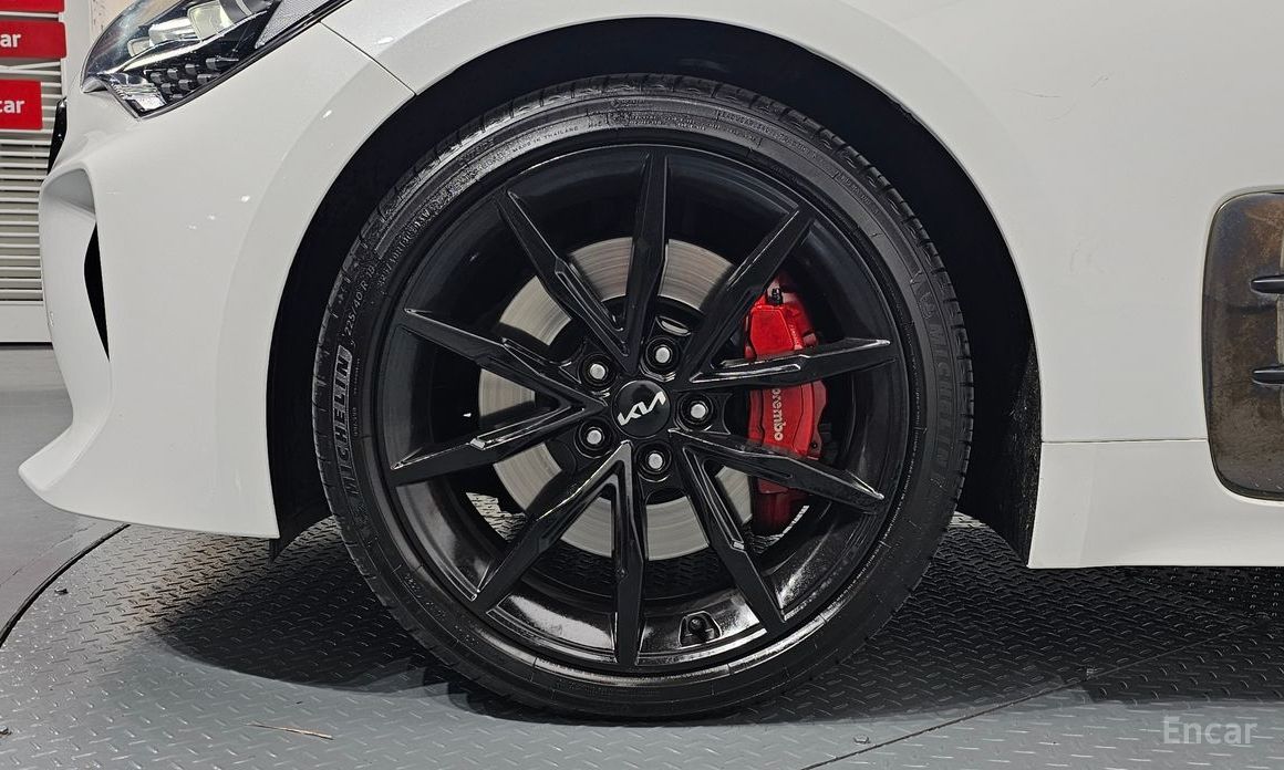  Kia Stinger