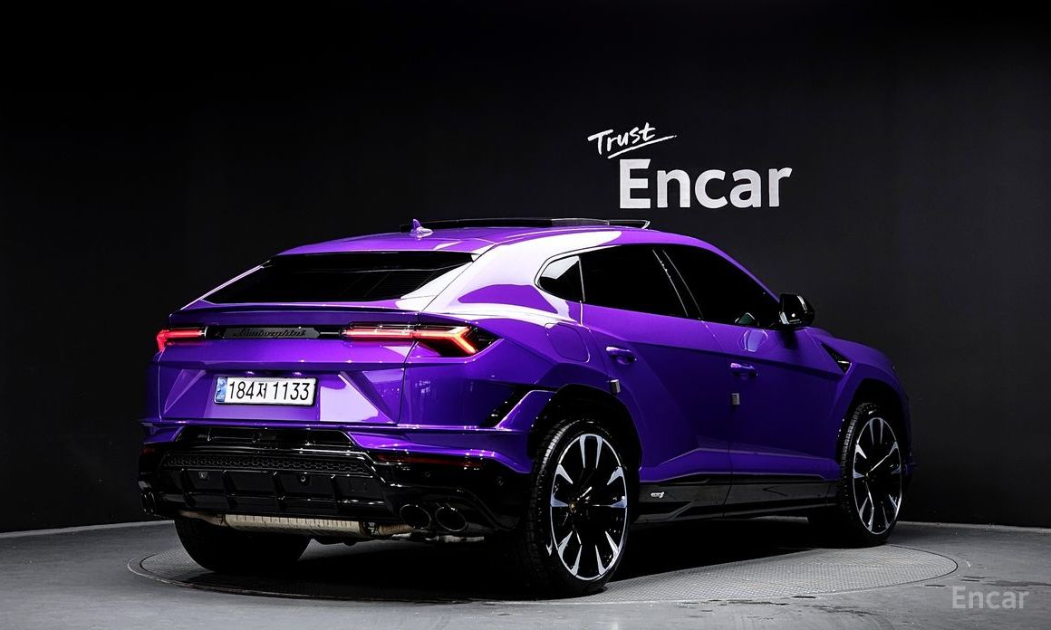 Lamborghini Urus