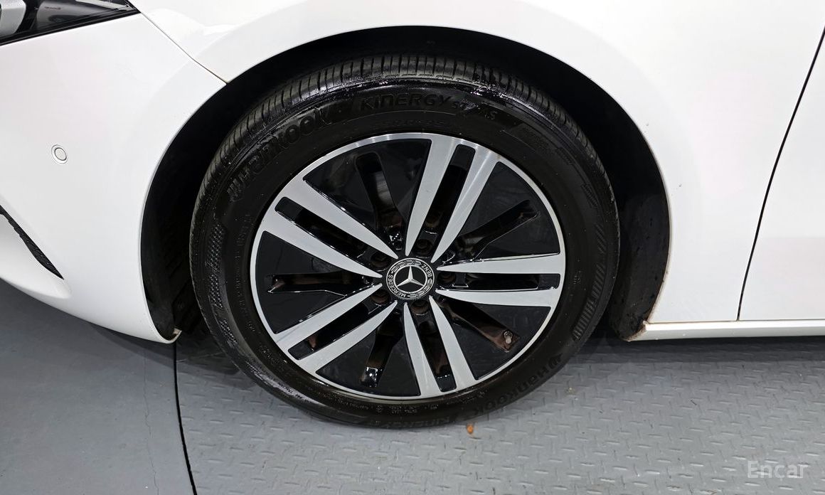  Mercedes-Benz A-Class