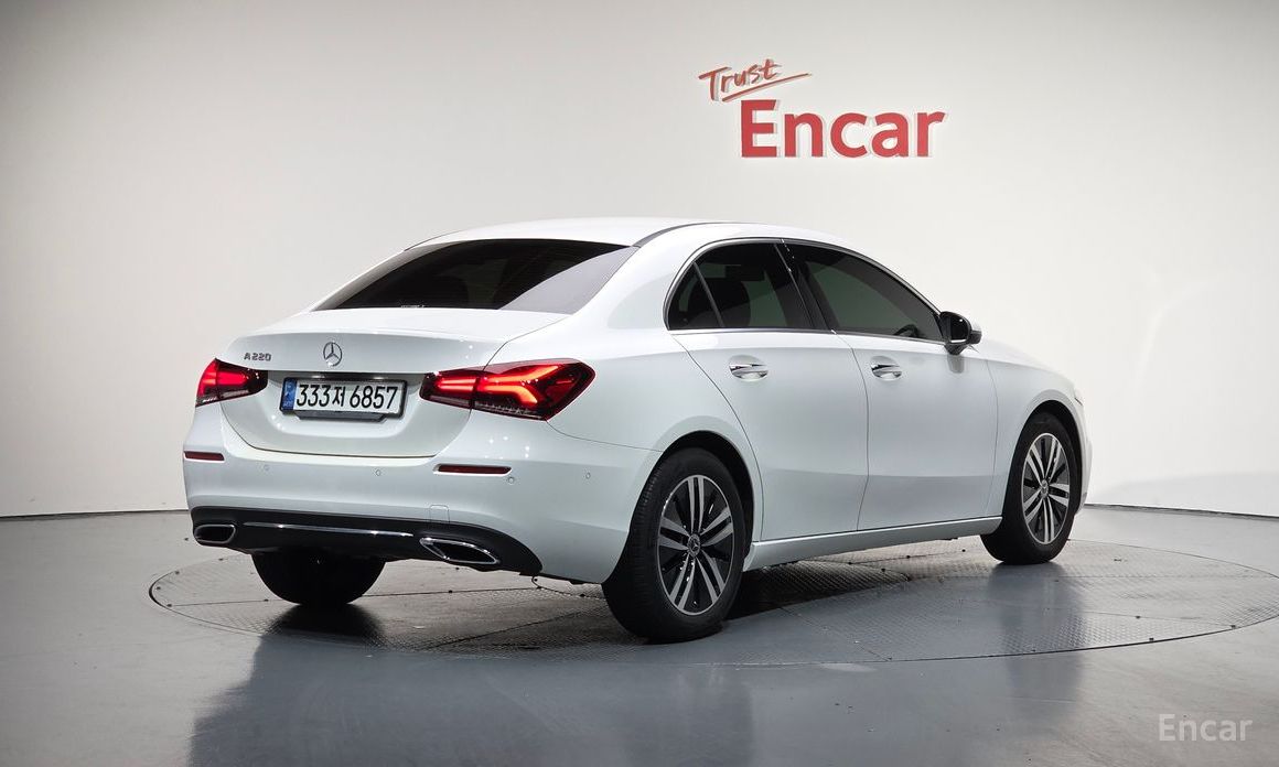  Mercedes-Benz A-Class