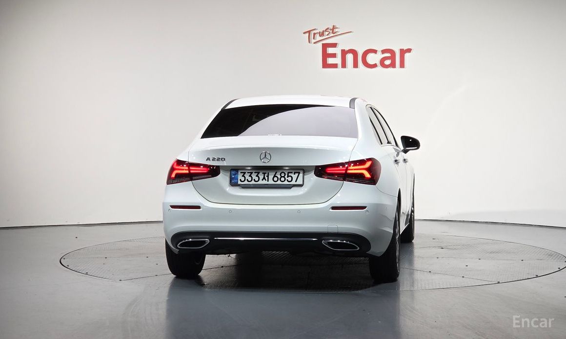  Mercedes-Benz A-Class