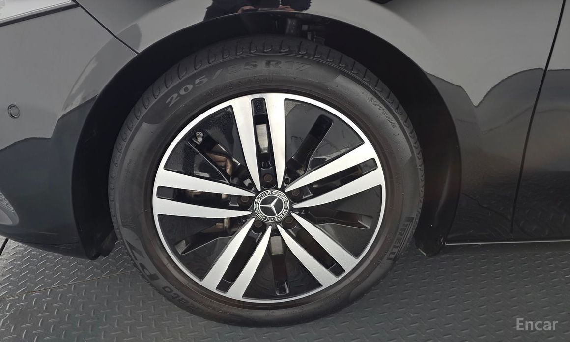  Mercedes-Benz A-Class