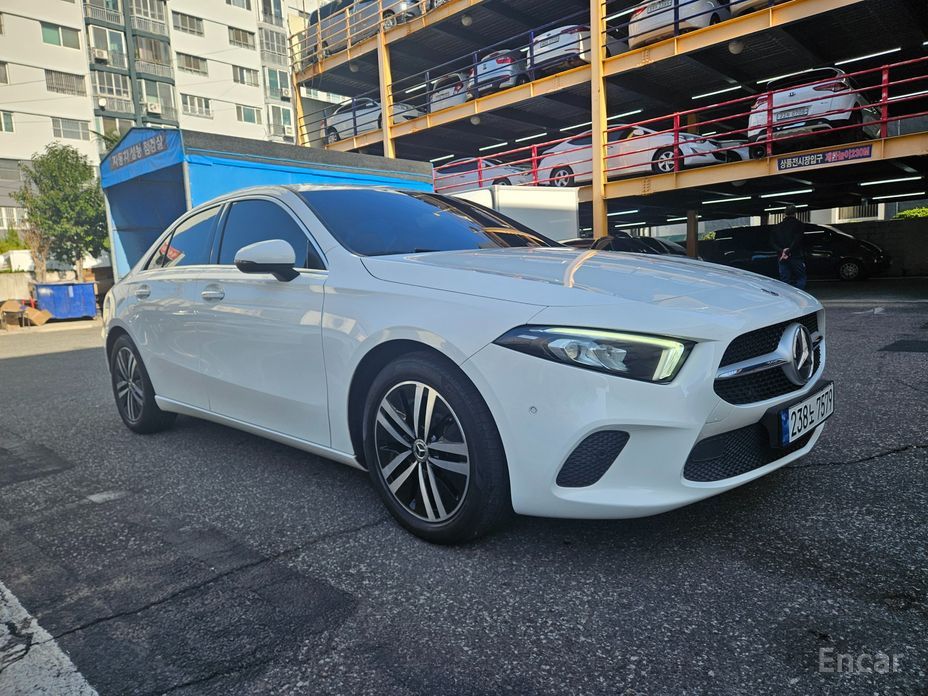 Mercedes-Benz A-Class