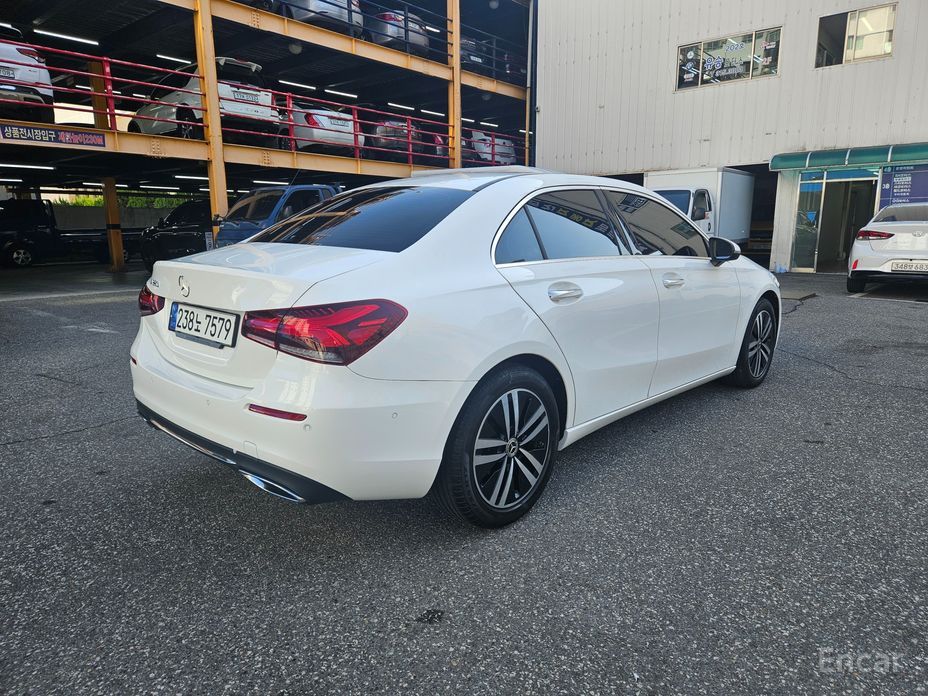  Mercedes-Benz A-Class