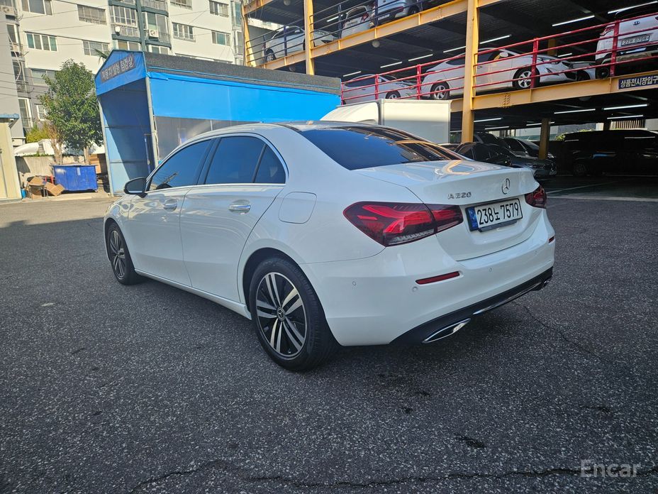  Mercedes-Benz A-Class