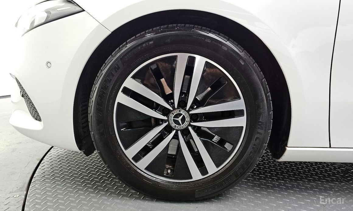  Mercedes-Benz A-Class