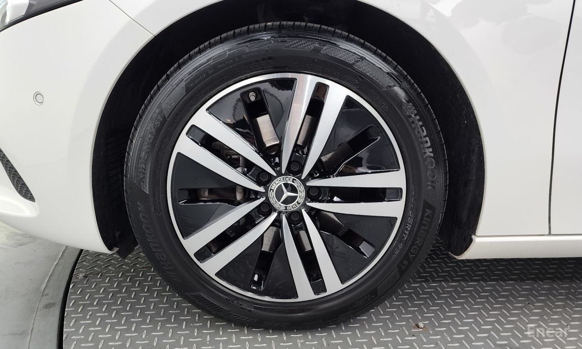  Mercedes-Benz A-Class