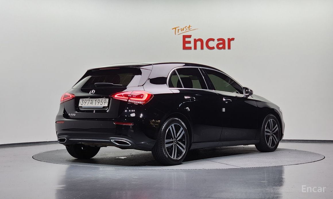  Mercedes-Benz A-Class