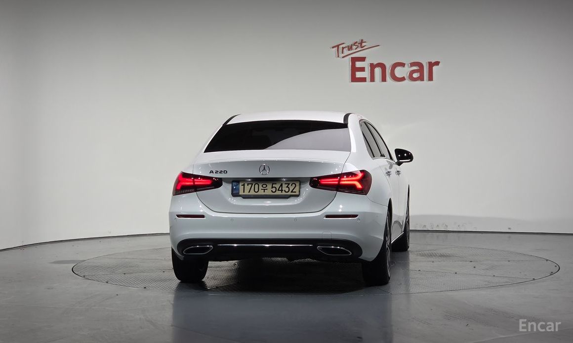  Mercedes-Benz A-Class