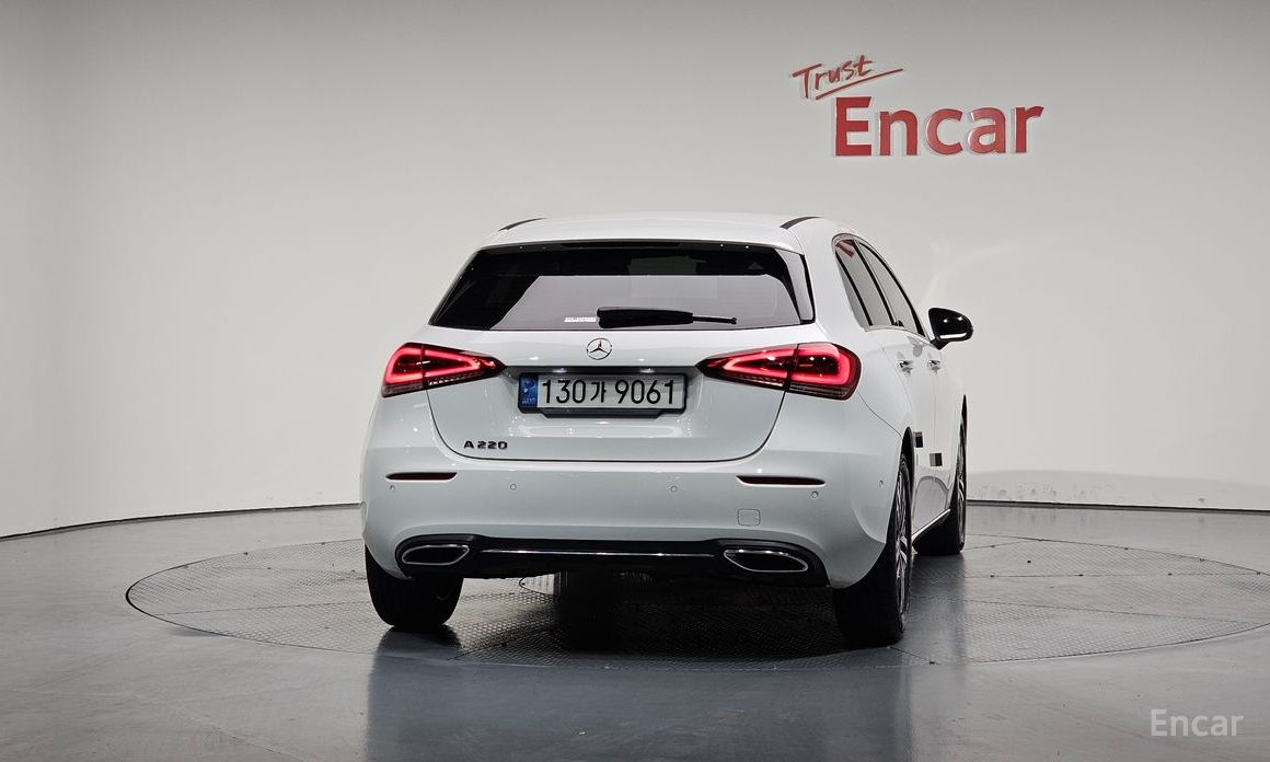  Mercedes-Benz A-Class