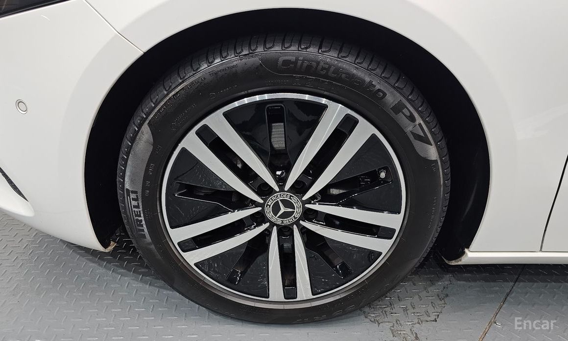  Mercedes-Benz A-Class