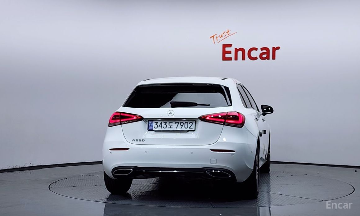  Mercedes-Benz A-Class