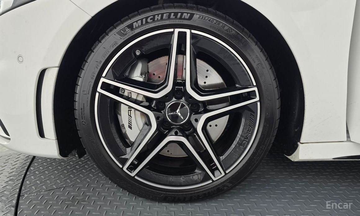  Mercedes-Benz A-Class