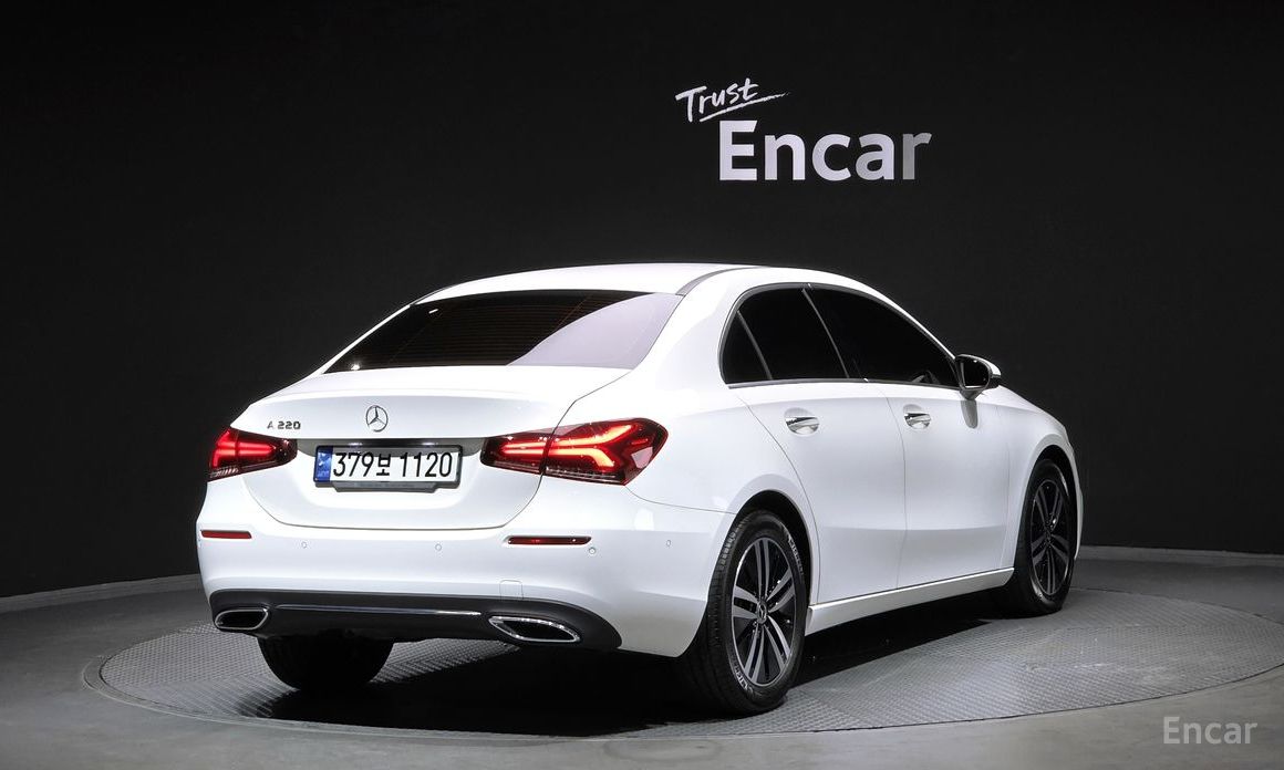  Mercedes-Benz A-Class