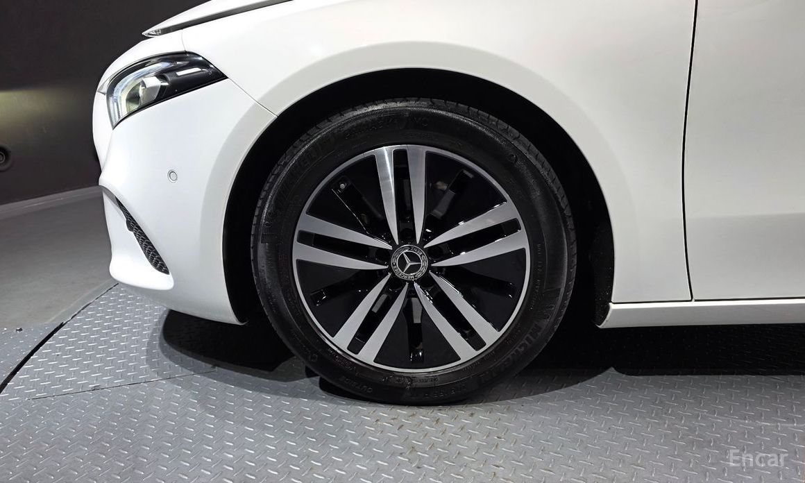  Mercedes-Benz A-Class