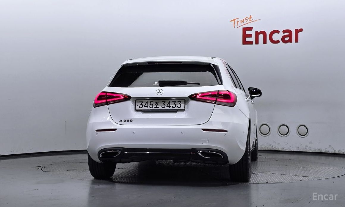  Mercedes-Benz A-Class