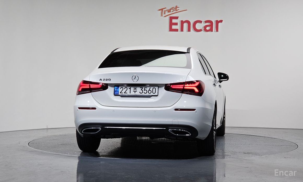  Mercedes-Benz A-Class