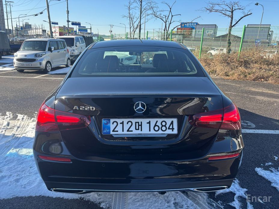  Mercedes-Benz A-Class