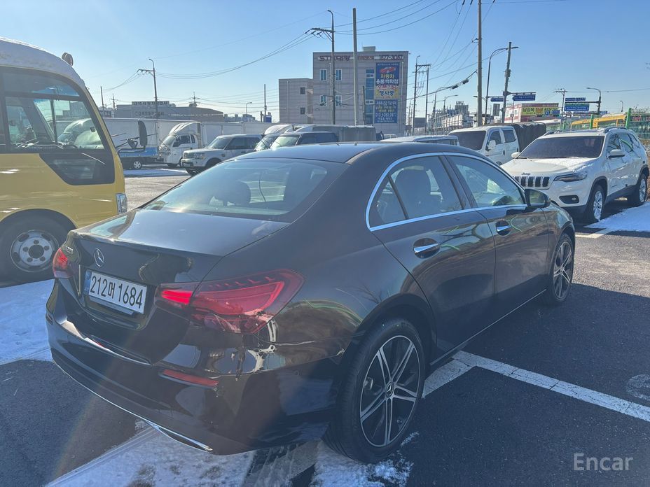  Mercedes-Benz A-Class