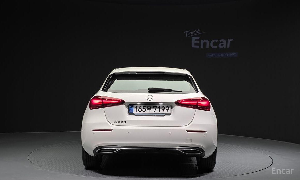  Mercedes-Benz A-Class