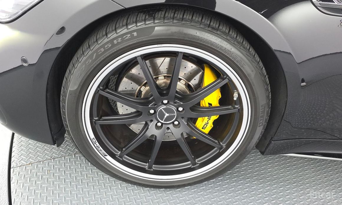  Mercedes-Benz AMG GT