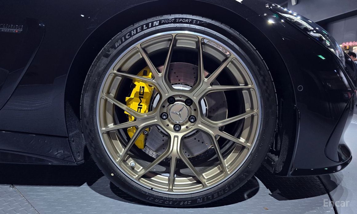  Mercedes-Benz AMG GT