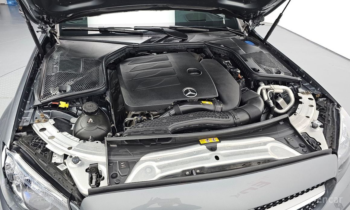  Mercedes-Benz C-Class