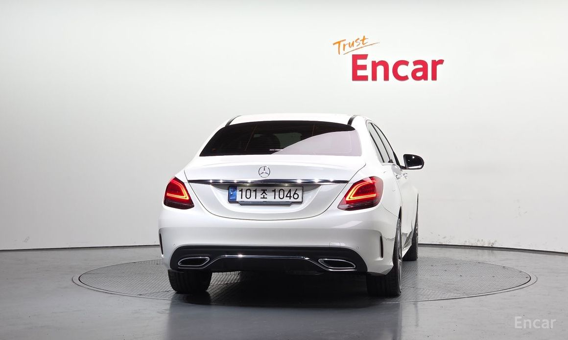  Mercedes-Benz C-Class