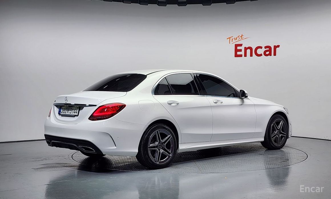  Mercedes-Benz C-Class