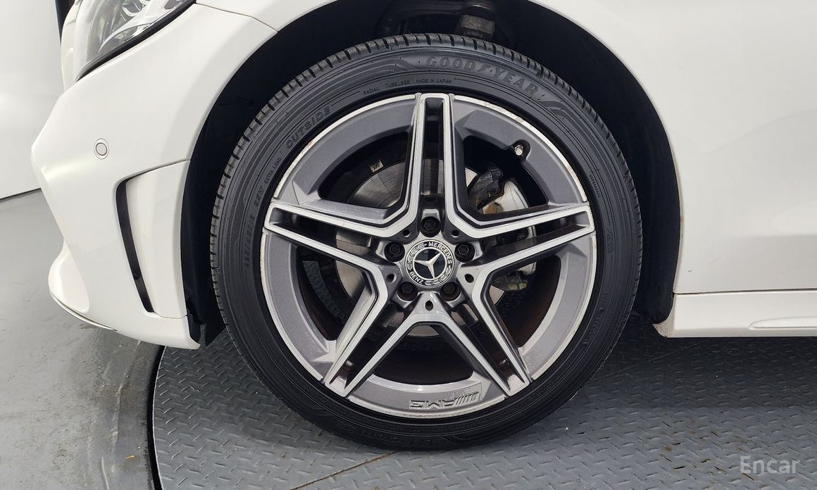  Mercedes-Benz C-Class