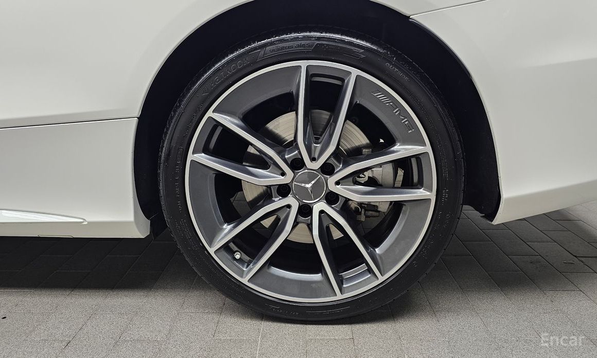  Mercedes-Benz C-Class