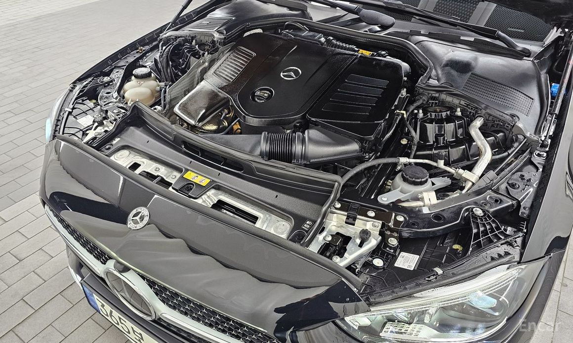  Mercedes-Benz C-Class