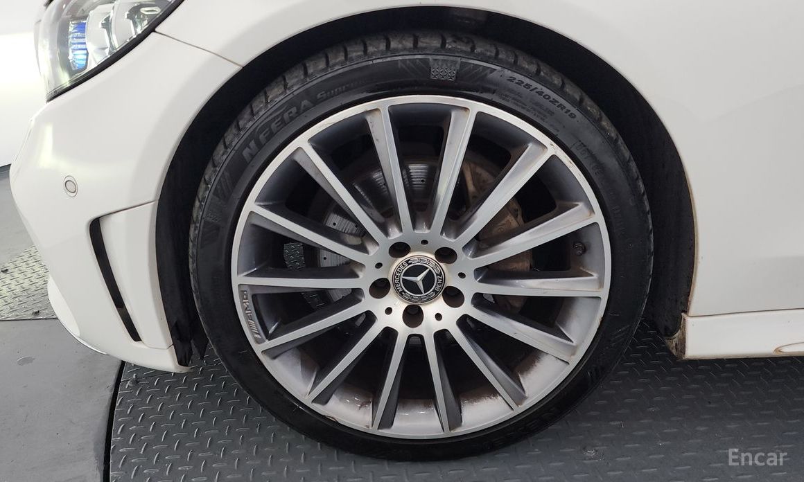  Mercedes-Benz C-Class