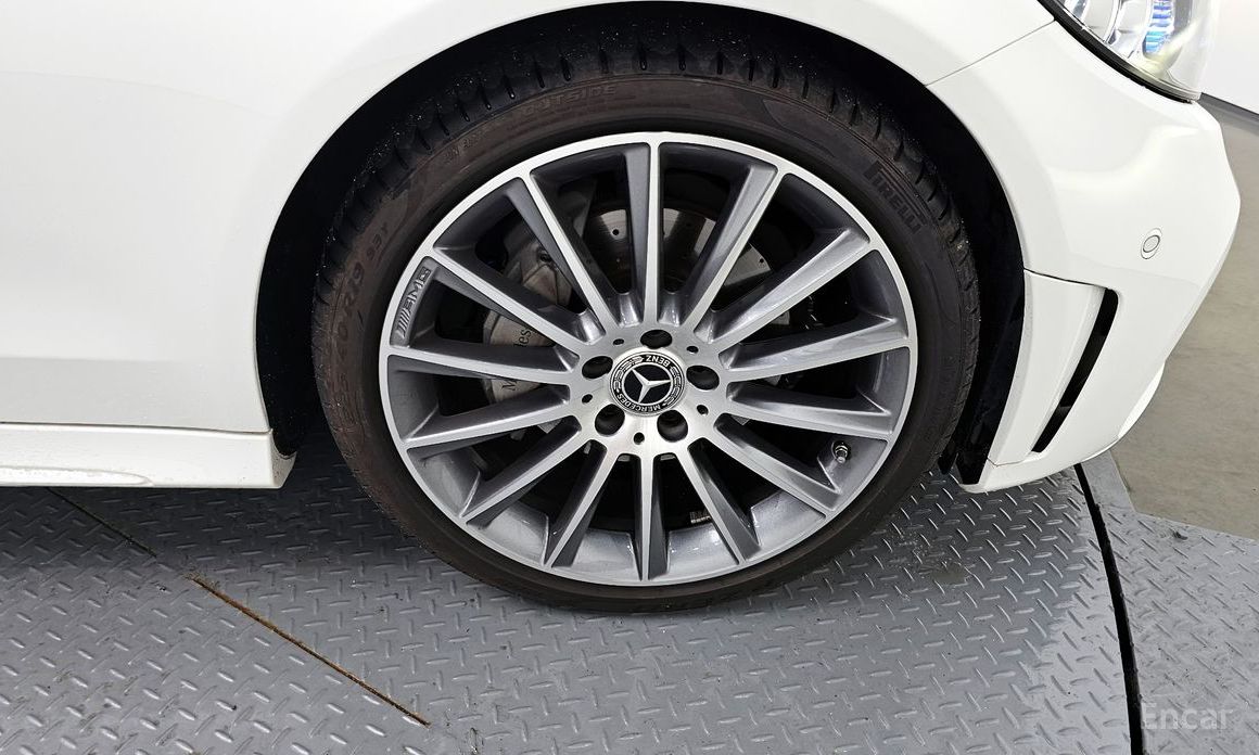  Mercedes-Benz C-Class